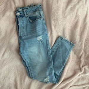High Waisted Jeans